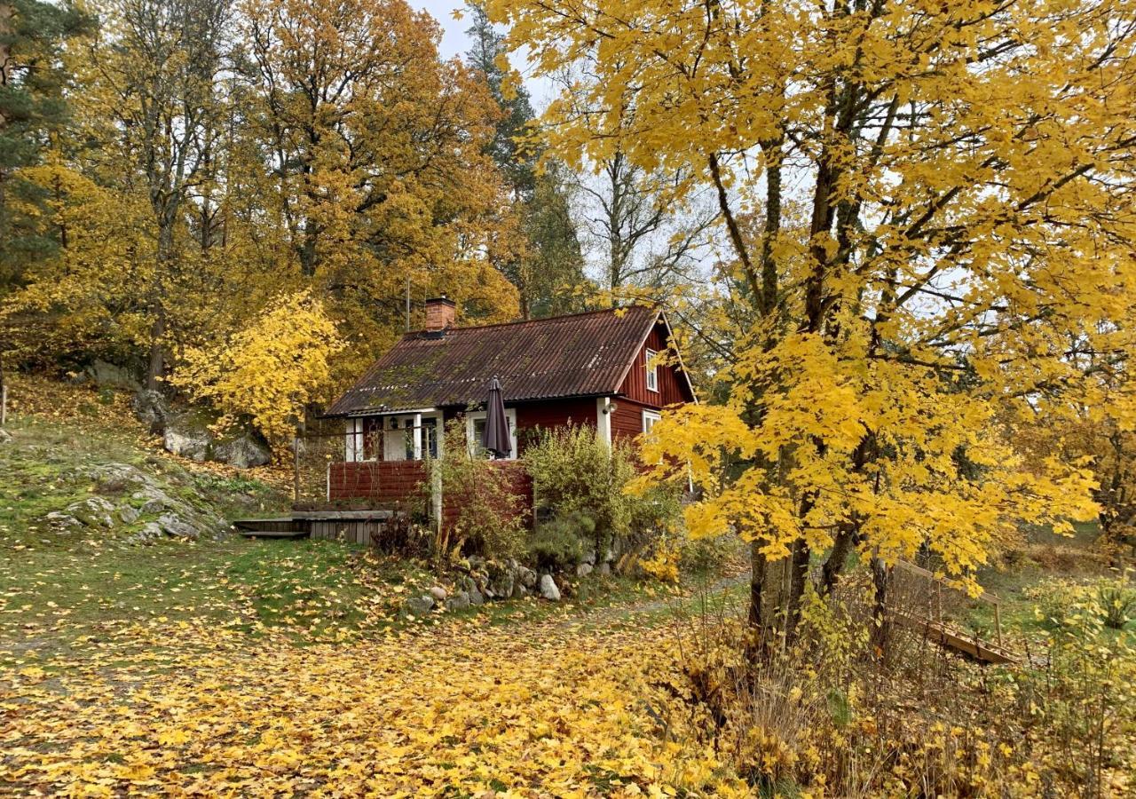 18Th Century Farm Cottage Valdemarsvik Exterior photo